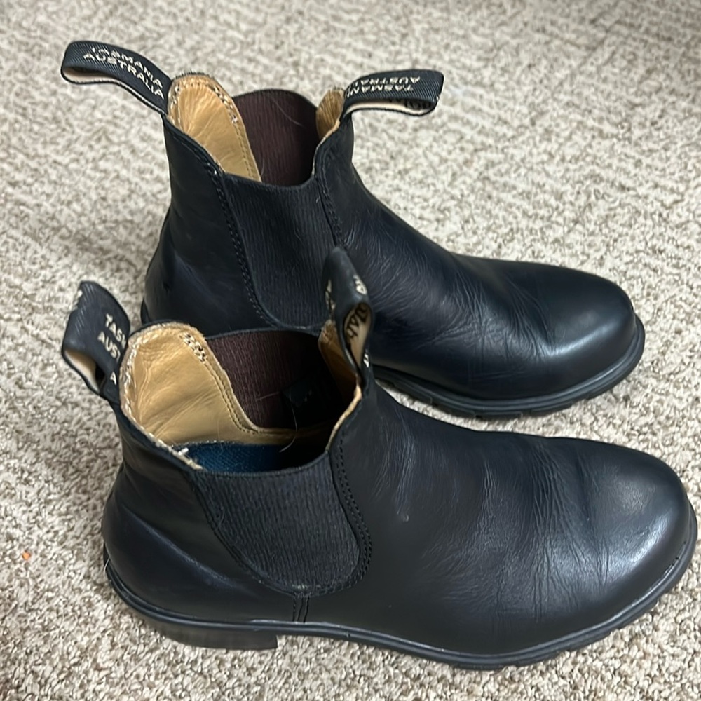 Black healed Blundstones women’s